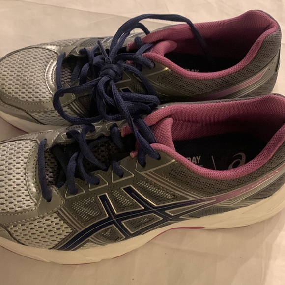 ASICS shoes - Picture 2 of 5